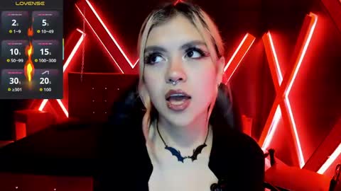 Snapshot of fabzy_fab chatting on April 2026 11:53:02 AM fabzy online show from April 2026 11:53:02 AM