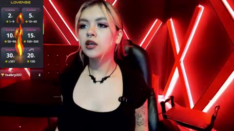 Snapshot of fabzy_fab chatting on April 2026 11:57:02 AM fabzy online show from April 2026 11:57:02 AM