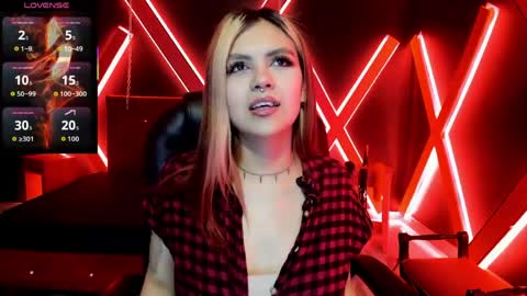Snapshot of fabzy_fab chatting on April 2026 11:45:02 AM fabzy online show from April 2026 11:45:02 AM