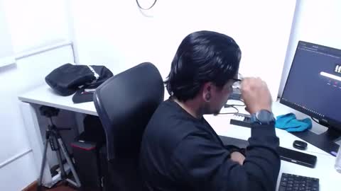 Snapshot of facasu__ chatting on April 2026 08:39:01 PM camilo online show from April 2026 08:39:01 PM