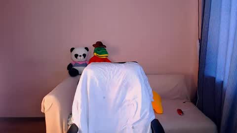 Elli  online show from May 2026 03:47:01 AM