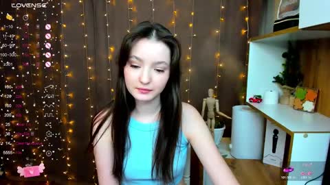 Snapshot of fairy_m00n chatting on December 2024 01:43:02 PM Kate online show from December 2024 01:43:02 PM