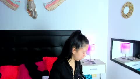 Snapshot of fairy_natalye chatting on April 2026 10:40:02 PM Natalye online show from April 2026 10:40:02 PM