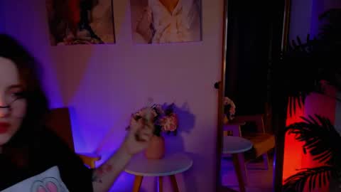 Tara online show from May 2026 09:21:01 PM