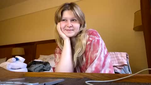 Snapshot of fairydreams_ chatting on December 2024 02:54:02 PM Arisha online show from December 2024 02:54:02 PM