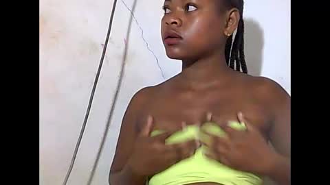 falielyse online show from September 2025 04:49:02 AM