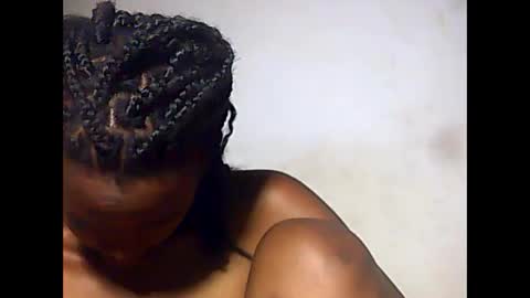 falielyse online show from September 2025 05:07:02 PM