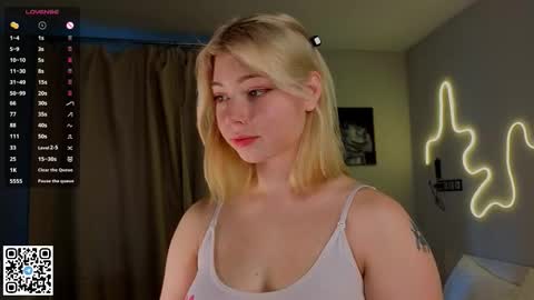 Emilia online show from September 2025 04:17:02 AM