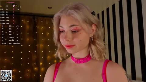 Snapshot of falinegelling chatting on November 2025 04:12:01 AM Emilia online show from November 2025 04:12:01 AM