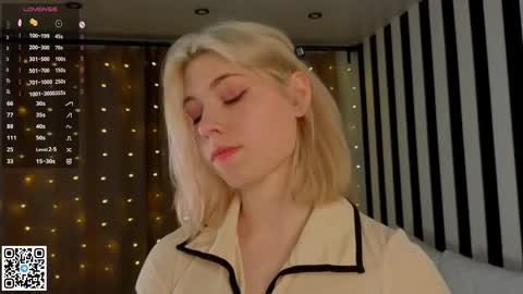 Snapshot of falinegelling chatting on December 2025 04:07:02 AM Emilia online show from December 2025 04:07:02 AM