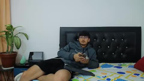 Snapshot of fallgays chatting on February 2026 11:44:01 PM FallGays online show from February 2026 11:44:01 PM