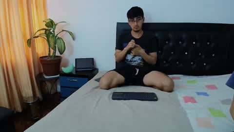 Snapshot of fallgays chatting on March 2026 09:42:01 PM FallGays online show from March 2026 09:42:01 PM