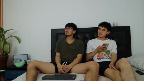 Snapshot of fallgays chatting on March 2026 12:04:02 AM FallGays online show from March 2026 12:04:02 AM