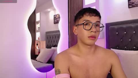 Snapshot of fancy_vixen chatting on March 2026 04:40:02 AM FANCY online show from March 2026 04:40:02 AM