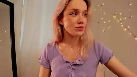 fancyamelia online show from September 2025 12:28:02 PM