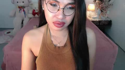 Snapshot of fancylaylaxx chatting on December 2024 01:25:02 PM Layla online show from December 2024 01:25:02 PM