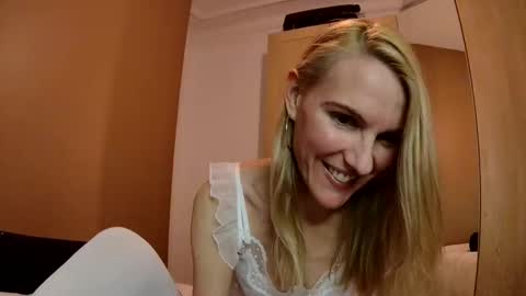 Snapshot of fanny_posy chatting on December 2024 12:16:01 AM Fanny online show from December 2024 12:16:01 AM