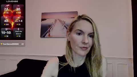 Snapshot of fanny_posy chatting on February 2025 10:58:01 PM Fanny online show from February 2025 10:58:01 PM