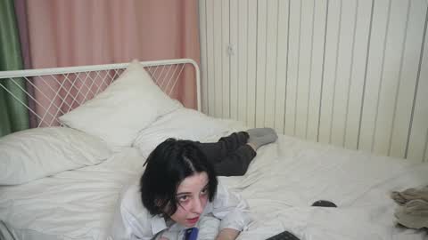 Mia online show from December 2024 03:26:01 PM