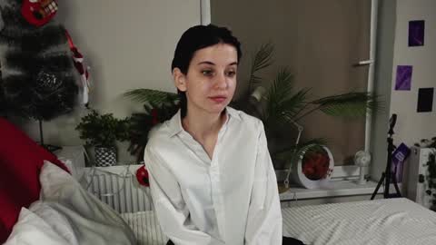 Mia online show from December 2024 07:08:01 AM