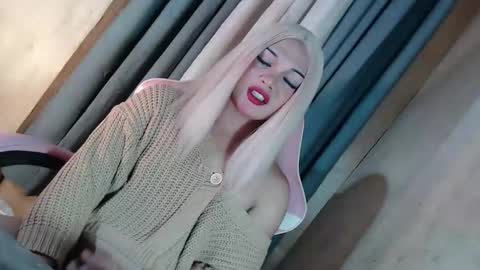 DANIELLA - DONT FORGET TO GIVE ME A THUMBSU UP online show from February 2026 12:04:02 AM