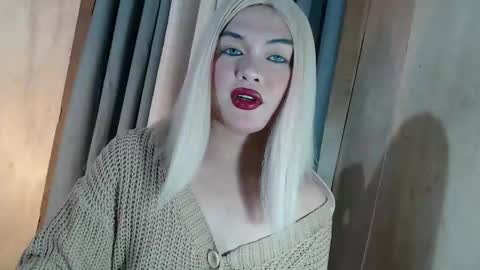 DANIELLA - DONT FORGET TO GIVE ME A THUMBSU UP online show from April 2026 10:43:02 AM