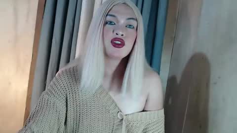 DANIELLA - DONT FORGET TO GIVE ME A THUMBSU UP online show from April 2026 11:42:02 PM