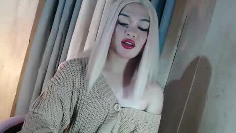 DANIELLA - DONT FORGET TO GIVE ME A THUMBSU UP online show from May 2026 10:53:01 AM