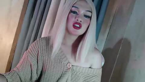DANIELLA - DONT FORGET TO GIVE ME A THUMBSU UP online show from May 2026 05:37:01 AM