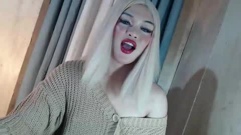 DANIELLA - DONT FORGET TO GIVE ME A THUMBSU UP online show from May 2026 07:28:02 AM