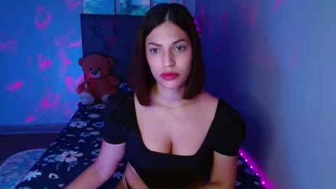 Perla online show from March 2025 04:24:02 AM