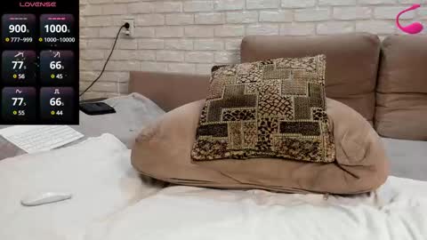 farah online show from February 2025 12:56:01 PM