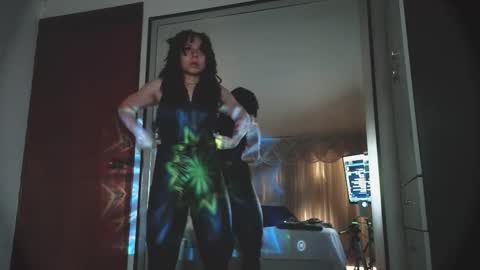 Snapshot of farahh_magdaly chatting on October 2025 12:15:01 PM Farah online show from October 2025 12:15:01 PM