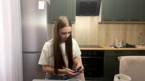 Snapshot of farahmantifel chatting on October 2025 12:58:01 PM Anna Scovich online show from October 2025 12:58:01 PM