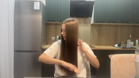 Snapshot of farahmantifel chatting on October 2025 11:31:01 AM Anna Scovich online show from October 2025 11:31:01 AM