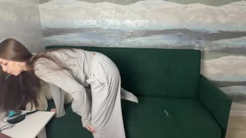 Snapshot of farahmantifel chatting on October 2025 12:39:01 PM Anna Scovich online show from October 2025 12:39:01 PM