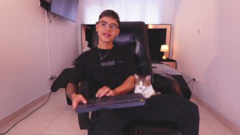 Snapshot of farid_jake_ chatting on January 2025 09:46:01 PM farid_jake_ online show from January 2025 09:46:01 PM