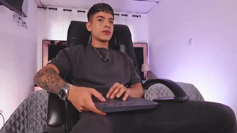 Snapshot of farid_jake_ chatting on February 2025 08:03:01 PM farid_jake_ online show from February 2025 08:03:01 PM