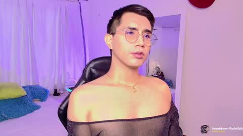 Snapshot of fatass_420 chatting on November 2025 06:52:01 PM Johan online show from November 2025 06:52:01 PM