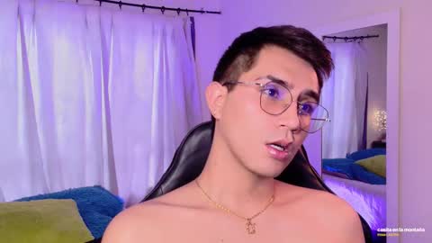 Snapshot of fatass_420 chatting on November 2025 07:43:01 PM Johan online show from November 2025 07:43:01 PM