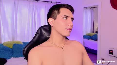 Snapshot of fatass_420 chatting on November 2025 07:14:01 PM Johan online show from November 2025 07:14:01 PM