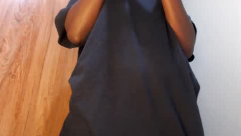 Snapshot of fatpussy_ebony chatting on December 2024 06:59:01 AM lexie online show from December 2024 06:59:01 AM