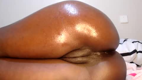 Snapshot of fatpussy_ebony chatting on March 2025 03:52:01 PM lexie online show from March 2025 03:52:01 PM