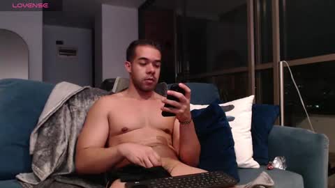 Snapshot of faustosaenz chatting on January 2025 04:22:02 AM FAUSTO online show from January 2025 04:22:02 AM