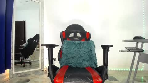 Snapshot of favel_gomez7 chatting on December 2024 01:25:01 AM Favel Gomez online show from December 2024 01:25:01 AM