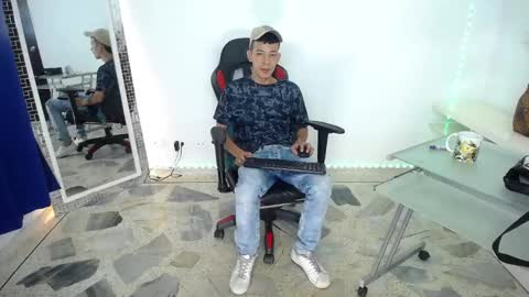 Snapshot of favel_gomez7 chatting on December 2024 01:21:01 PM Favel Gomez online show from December 2024 01:21:01 PM