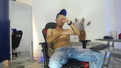 Snapshot of favel_gomez7 chatting on January 2025 04:02:02 AM Favel Gomez online show from January 2025 04:02:02 AM