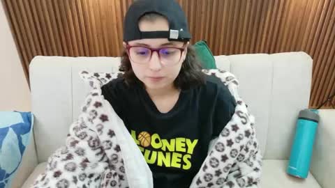 Feelena online show from May 2026 03:53:02 PM
