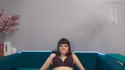 Laura online show from September 2025 03:19:02 AM