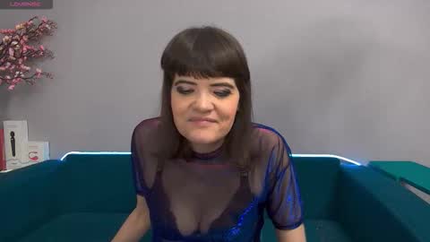 Laura online show from October 2025 05:25:01 AM